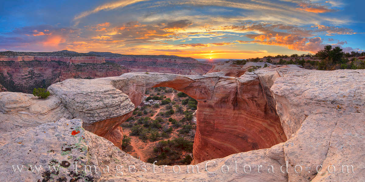 A glorious sunset saw the end of a summer day in Rattlesnake Canyon. This panorama attempts to show the depth and beauty of Rattlesnake...
